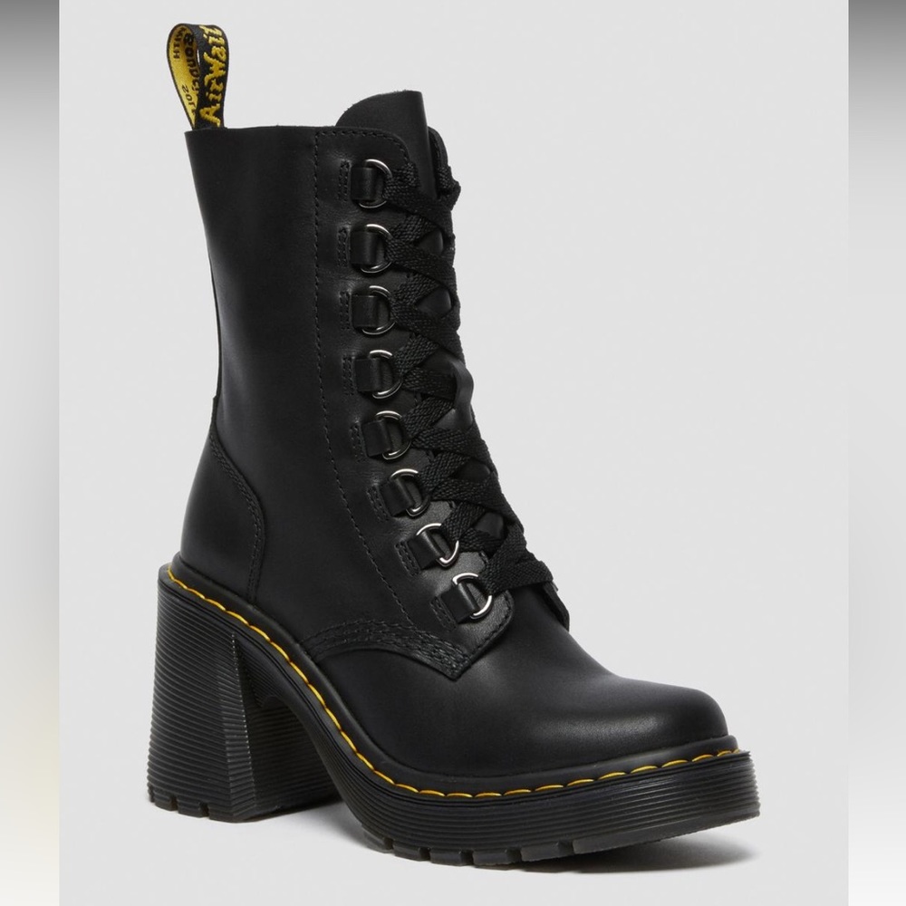 Dr. Martens Chesney